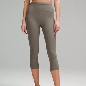 LULU 🍋 Fast n Free‎ Crop Leggings